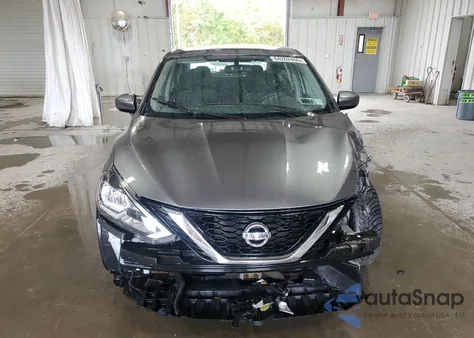 2017 Nissan Sentra S z USA, uszkodzony, nr VIN 3N1AB7AP9HY343753